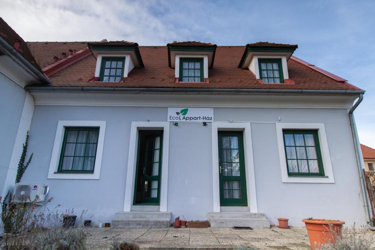 Ecoappart-Haz Mosonmagyaróvár Exterior foto